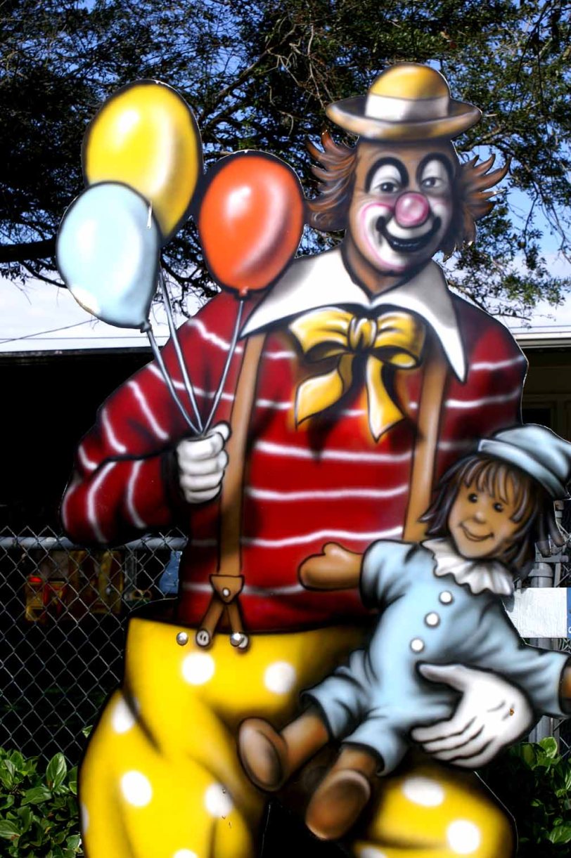 Clwnballoonchild54lo