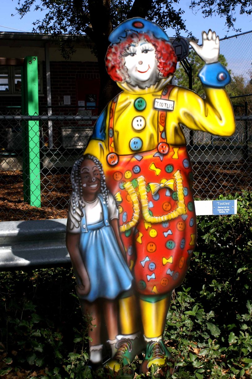 Clwntootleslttgirl49lo