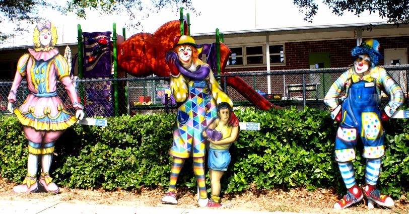 Clowns3schoolplayground38lo