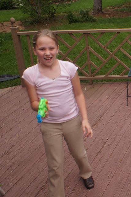 Maddie_water_guns